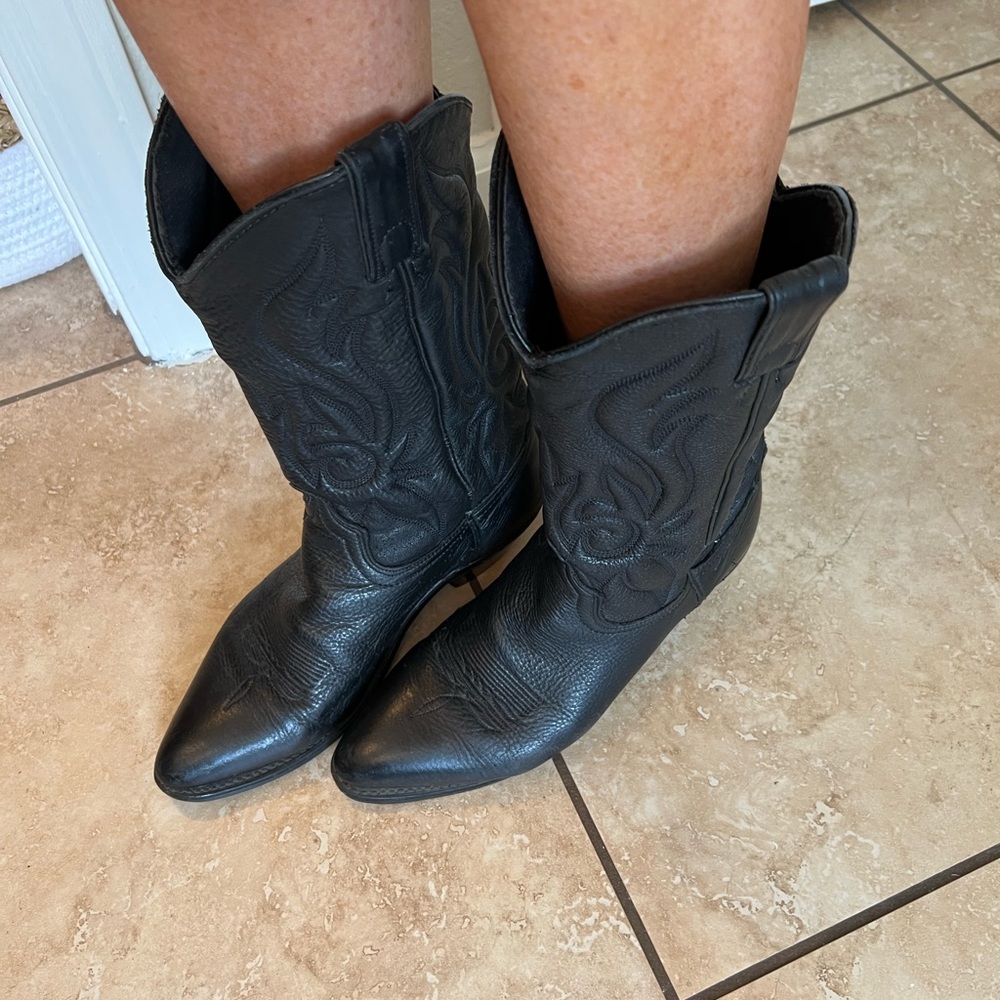Womens black cowboy boots